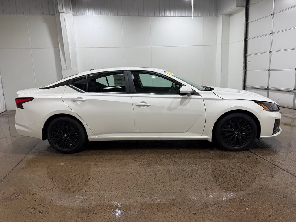 New 2026 Nissan Altima 2.5 SV w/ SV Special Edition Package FWD image 9