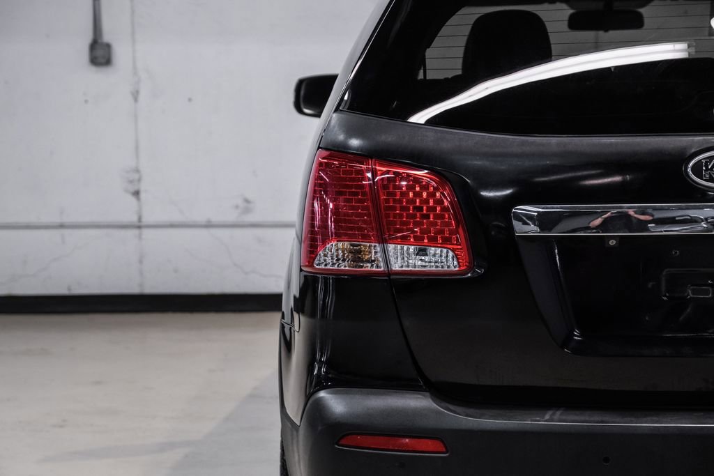 Used 2012 Kia Sorento EX w/ EX V6 Premium Pkg image 46
