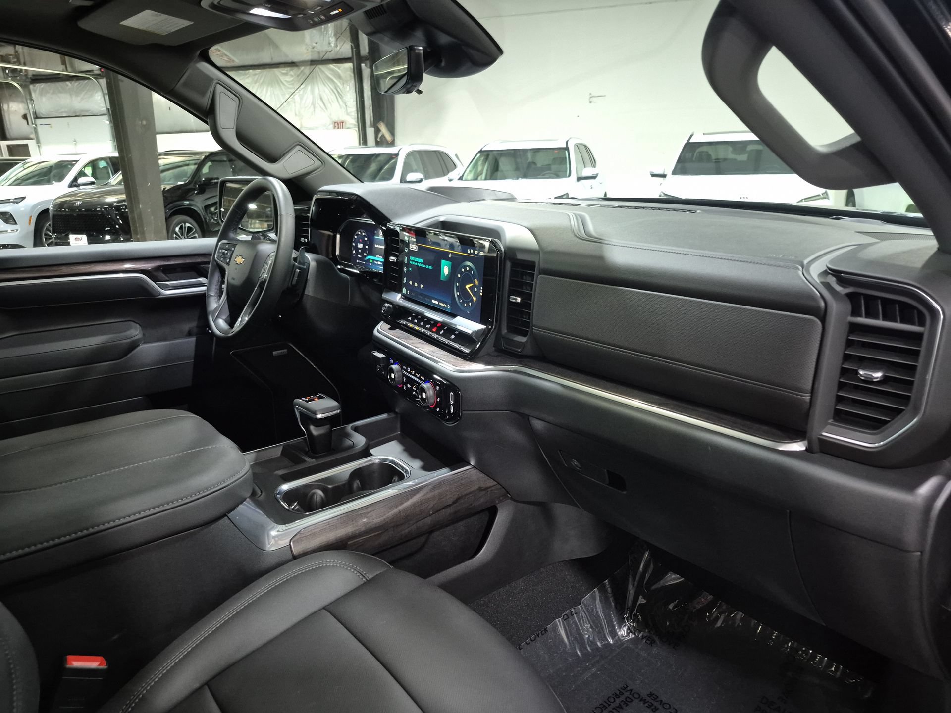 Certified 2026 Chevrolet Silverado 1500 LTZ w/ LTZ Premium Package AWD/4WD image 31