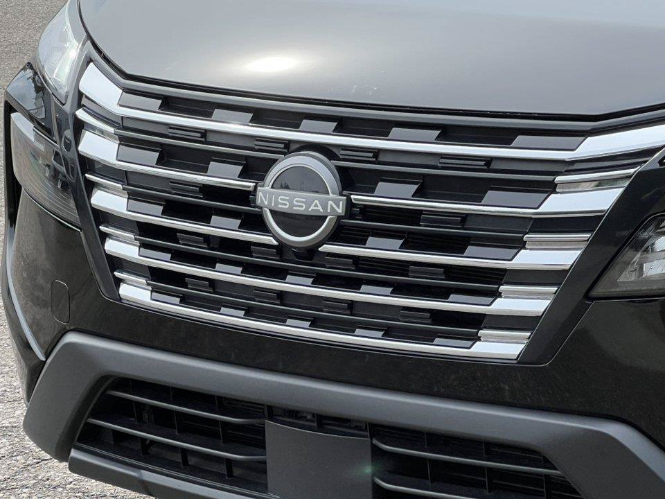 Used 2025 Nissan Rogue SV AWD/4WD image 34