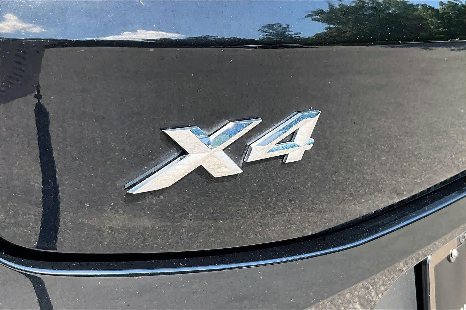 Used 2022 BMW X4 xDrive30i w/ Parking Assistance Package AWD/4WD image 9