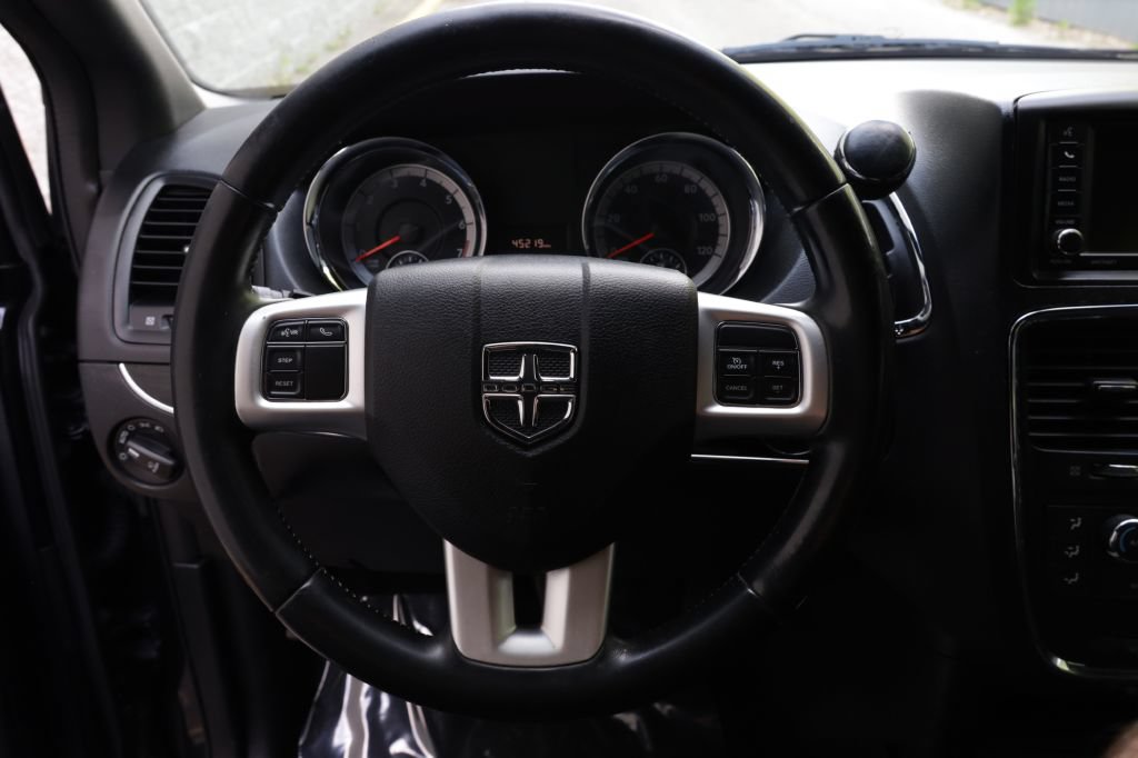 Used 2018 Dodge Grand Caravan SE FWD image 22