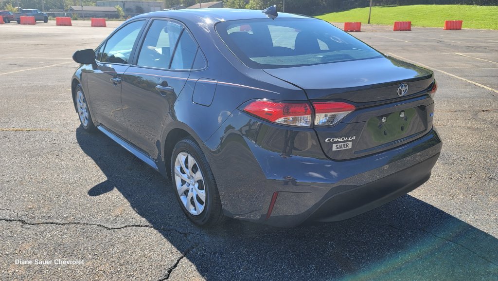 Used 2024 Toyota Corolla LE FWD image 9