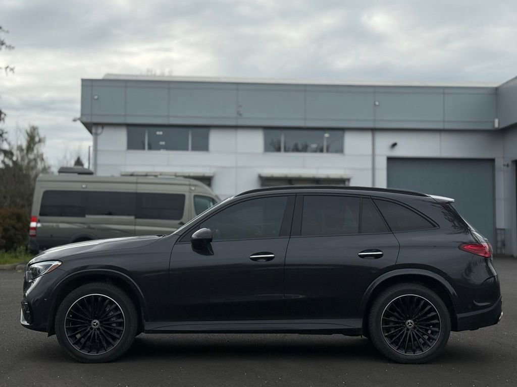 Used 2024 Mercedes-Benz GLC 300 4MATIC image 2