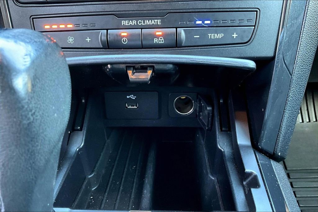 Used 2019 Ford Explorer XLT FWD image 18