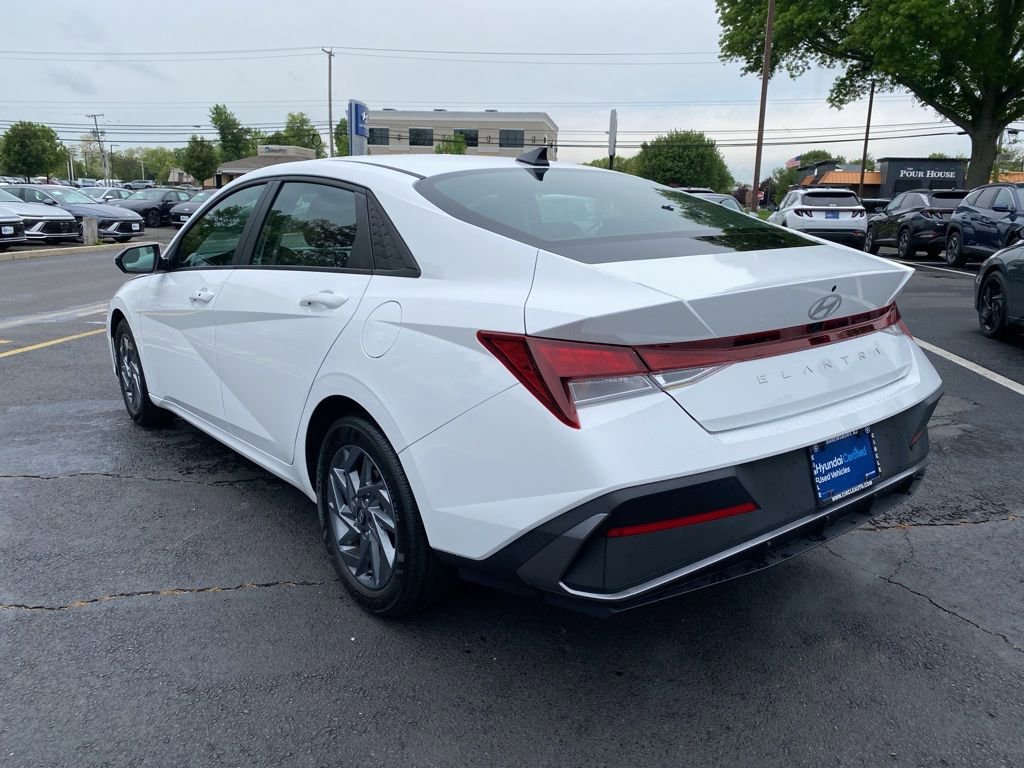 Certified 2024 Hyundai Elantra SEL FWD image 8