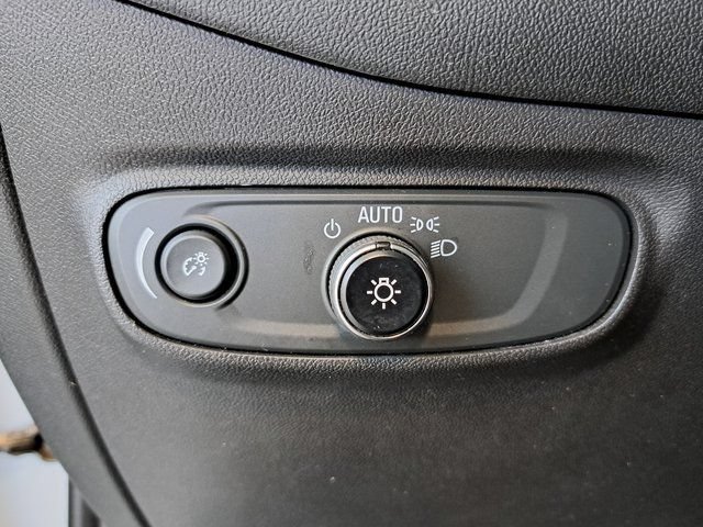 Used 2020 Chevrolet Equinox LS w/ LS Convenience Package FWD image 13