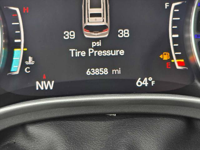 Used 2024 Chrysler Pacifica Touring-L FWD image 24