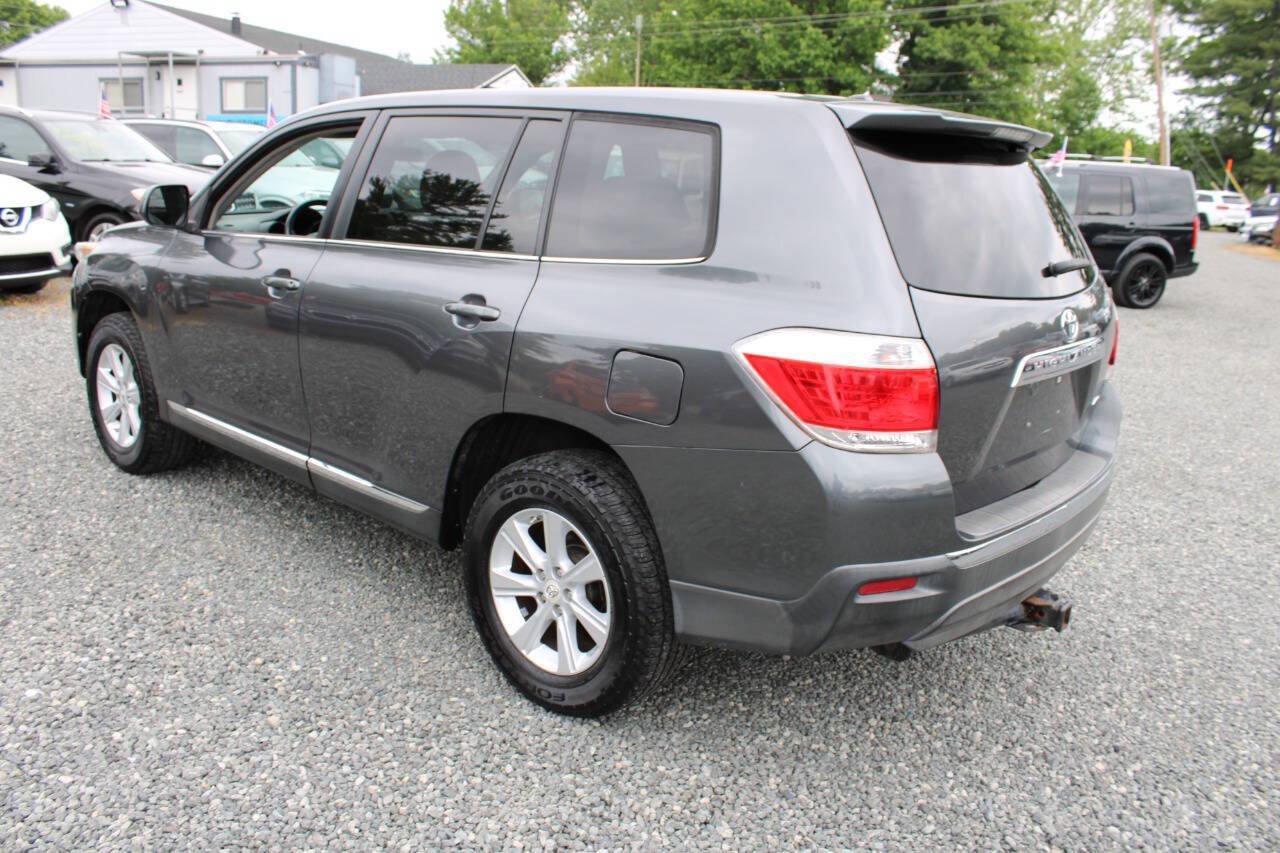 Used 2011 Toyota Highlander 4WD w/ Tow Pkg image 9