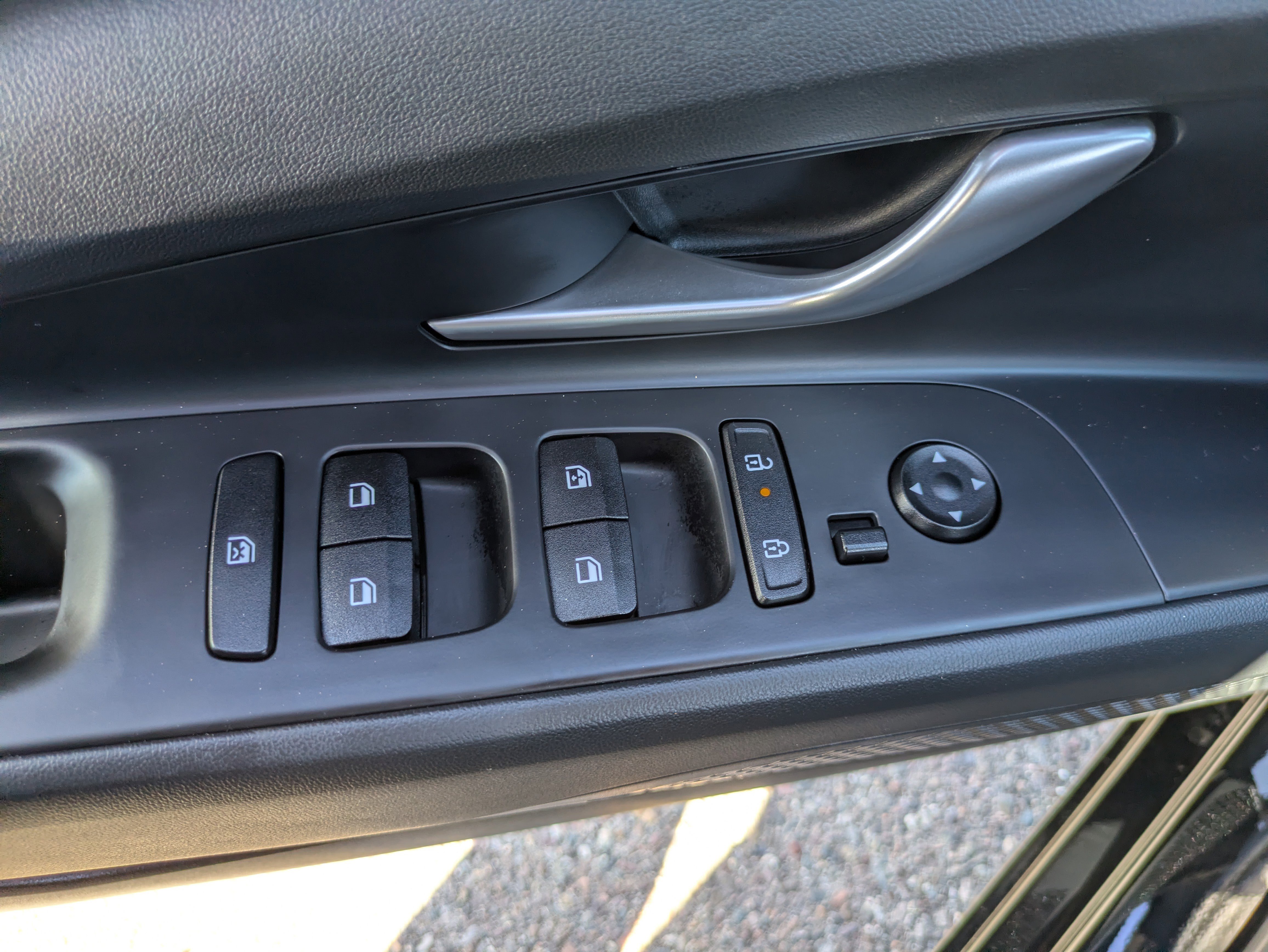 Certified 2024 Hyundai Elantra SEL image 18