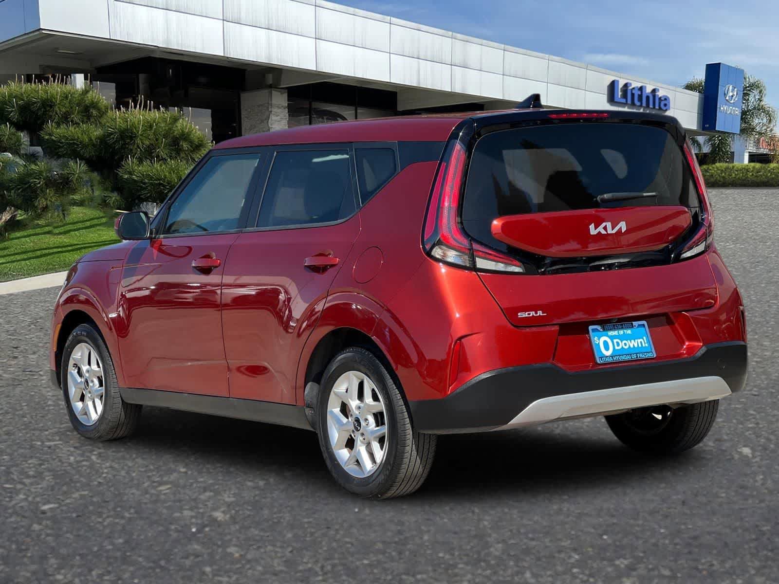 Used 2025 Kia Soul LX w/ LX Technology Package FWD image 7