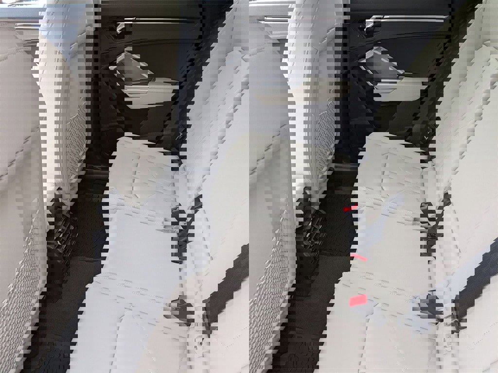 New 2025 Audi Q3 2.0T Premium image 31