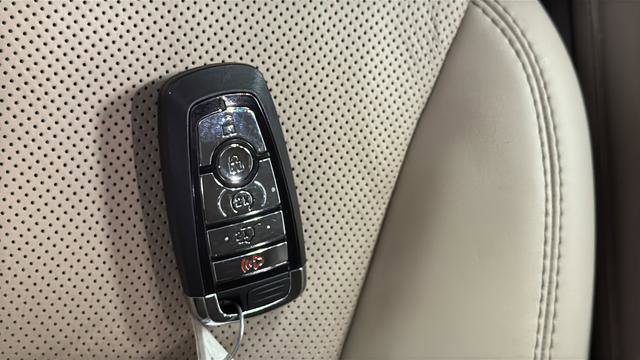 Used 2024 Lincoln Corsair Reserve image 20