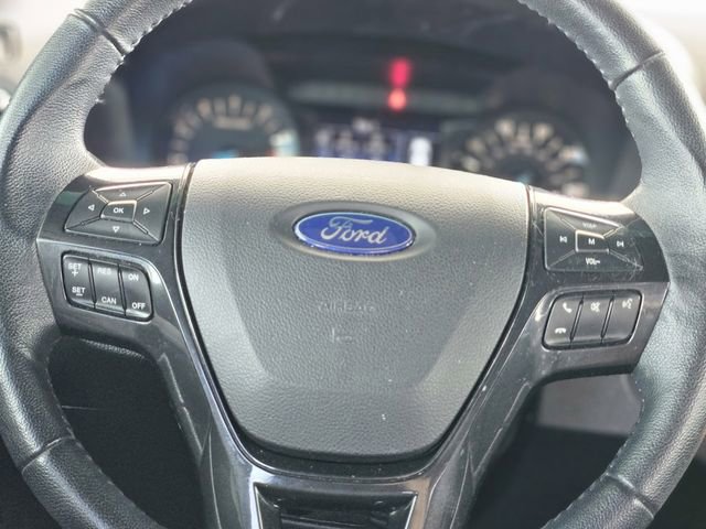 Used 2017 Ford Explorer XLT image 15