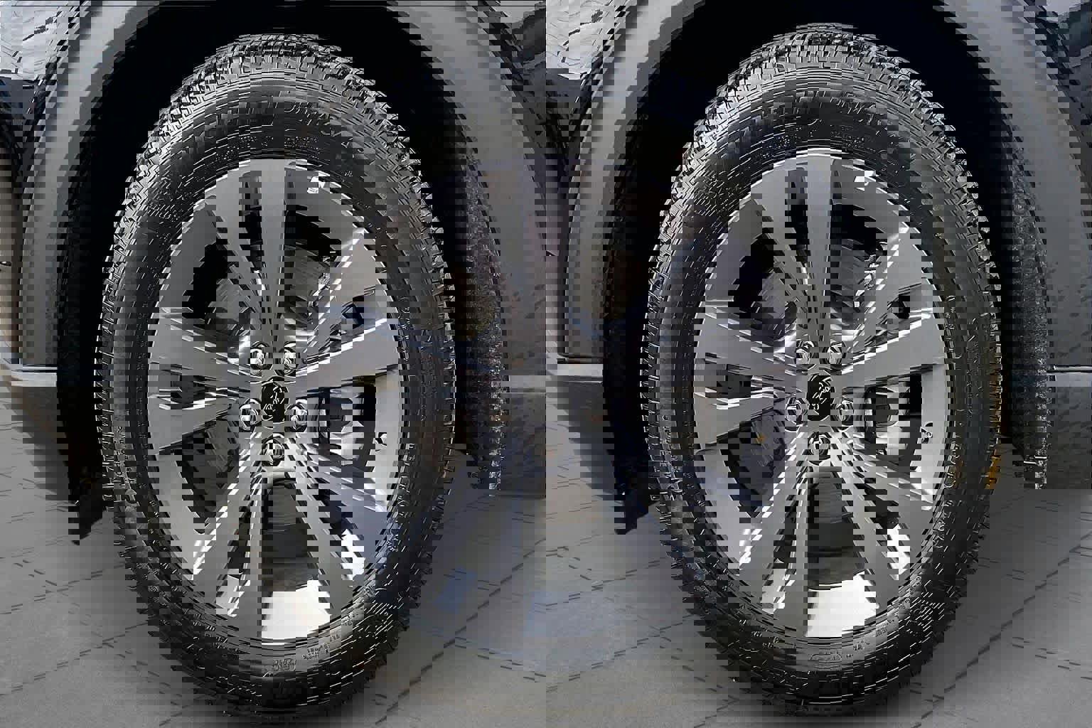 Used 2023 Ford Explorer XLT w/ Equipment Group 202A image 10