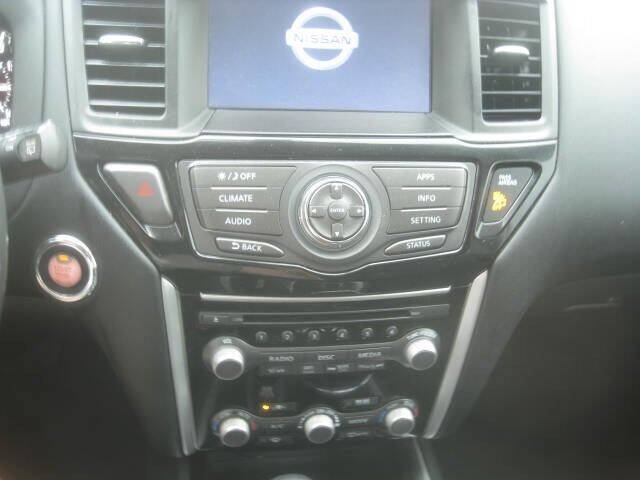 Used 2017 Nissan Pathfinder SV w/ SV Cold Weather Package AWD/4WD image 29
