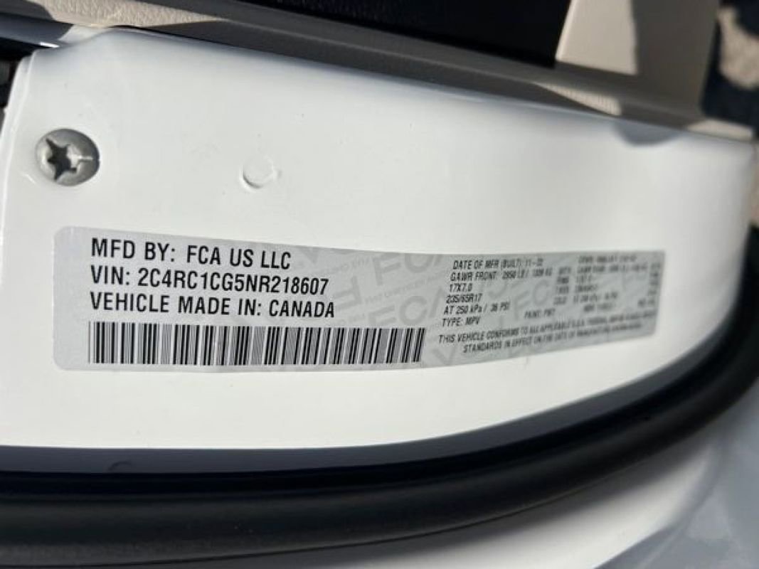 Used 2022 Chrysler Voyager LX image 45