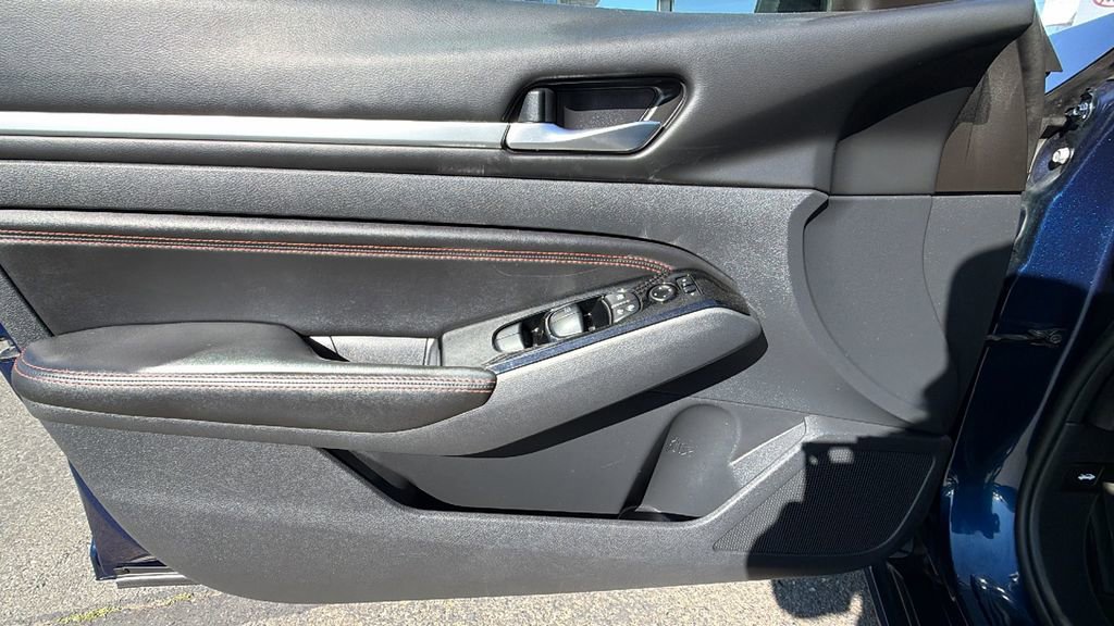 Used 2023 Nissan Altima 2.5 SR image 19