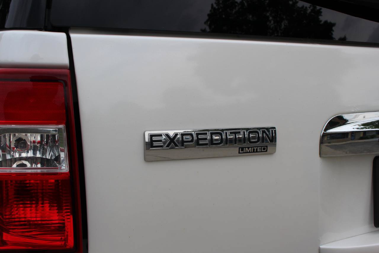 Used 2014 Ford Expedition Limited w/ Equipment Group 301A AWD/4WD image 46