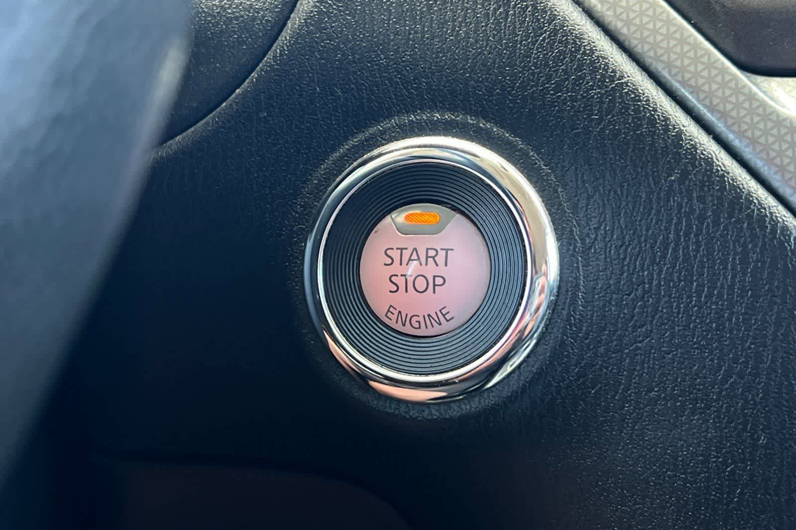 Used 2020 Nissan Pathfinder SL FWD image 30