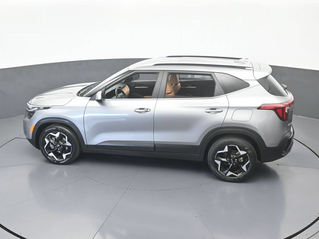 Used 2024 Kia Seltos EX FWD image 47