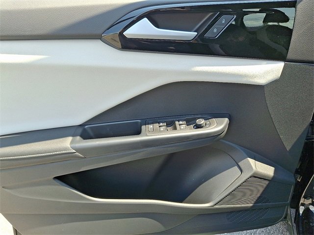 New 2025 Volkswagen Taos S image 13