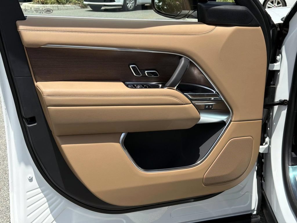 New 2026 Land Rover Range Rover SE AWD/4WD image 16