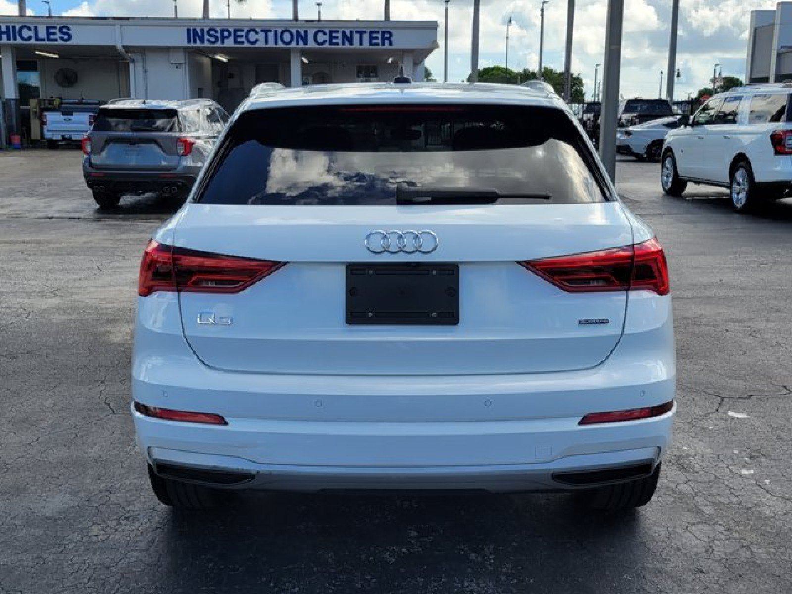 Used 2020 Audi Q3 2.0T Premium w/ Convenience Package AWD/4WD image 6