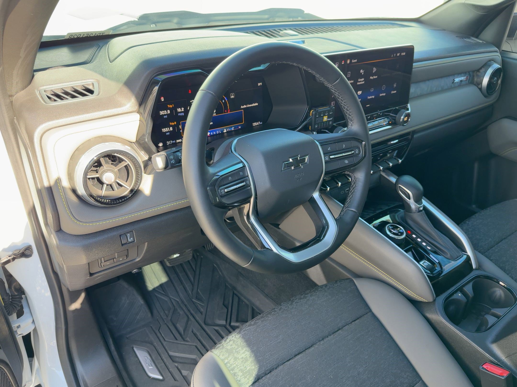 Used 2024 Chevrolet Colorado ZR2 w/ Technology Package image 3