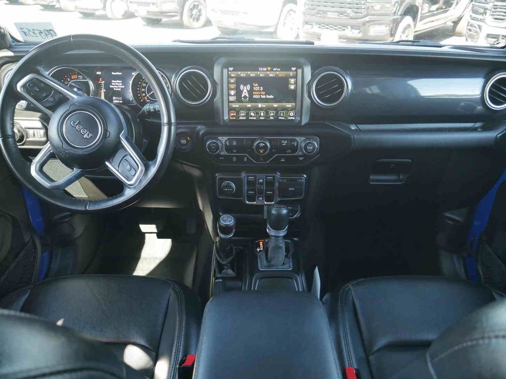Used 2022 Jeep Wrangler Unlimited Sahara image 4