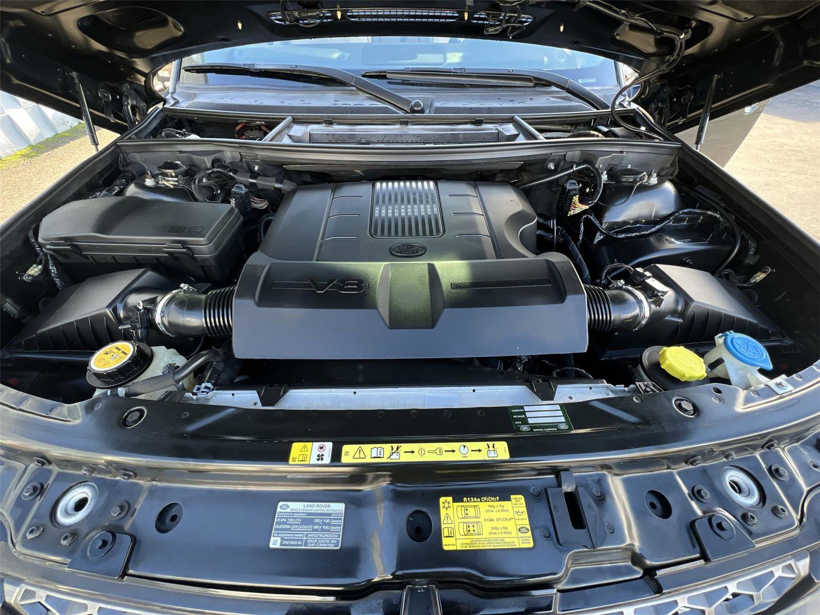 Used 2012 Land Rover Range Rover HSE image 27