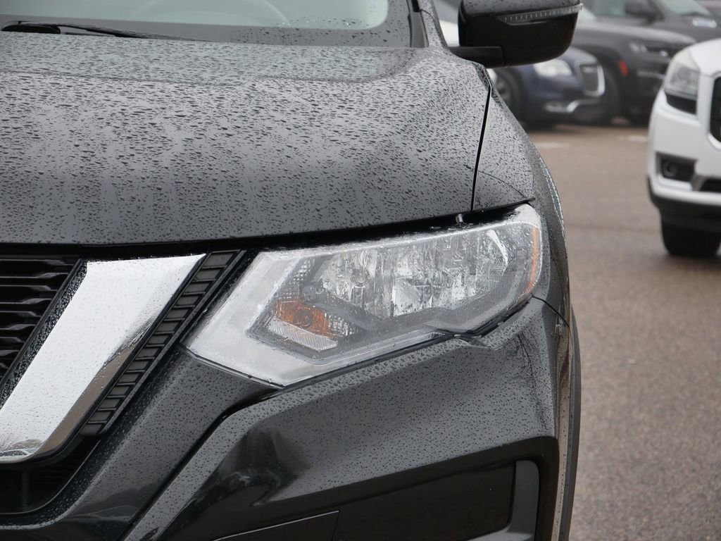 Used 2020 Nissan Rogue SV image 45