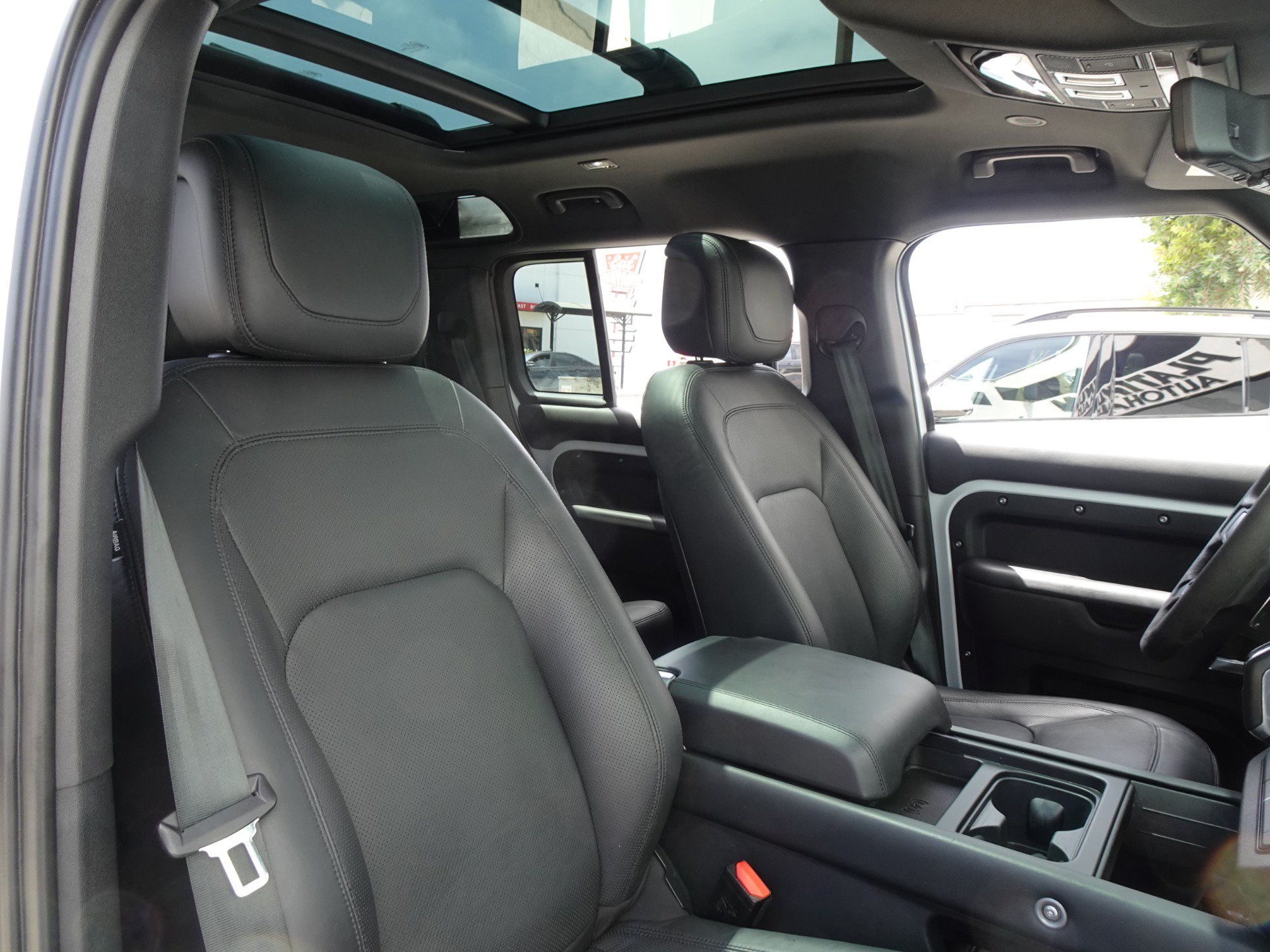 Used 2023 Land Rover Defender 110 AWD/4WD image 21