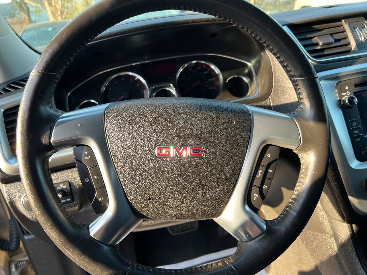 Used 2016 GMC Acadia SLE FWD image 14