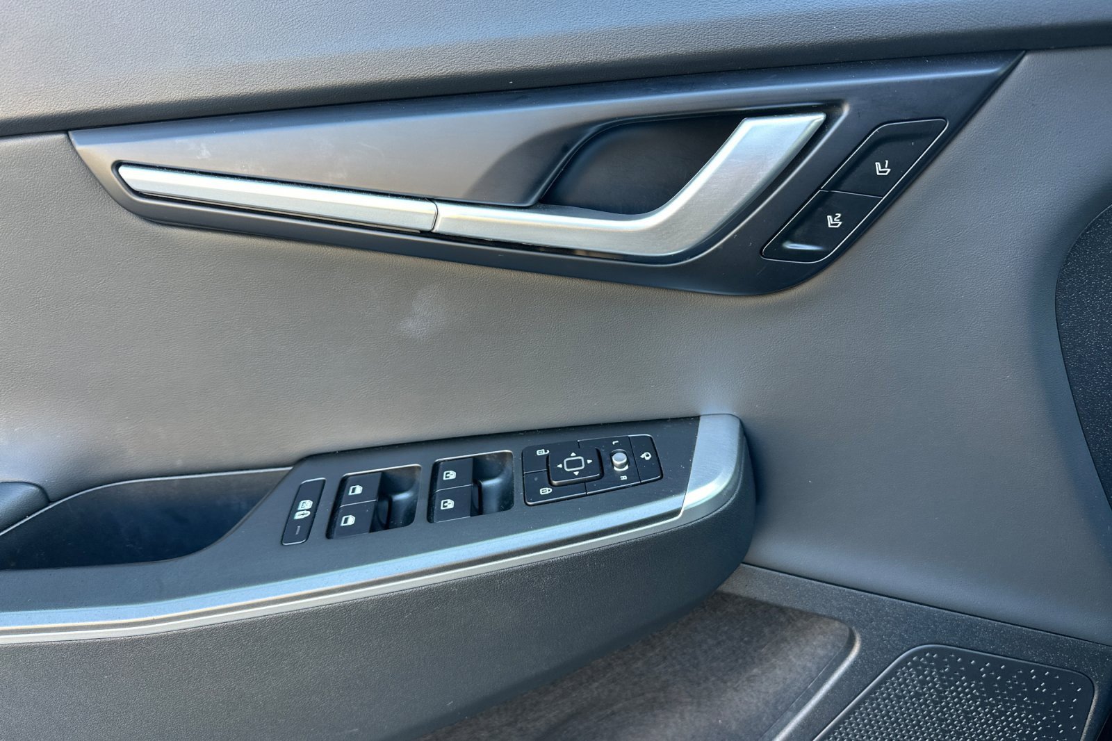 Used 2024 Kia EV6 Light image 11