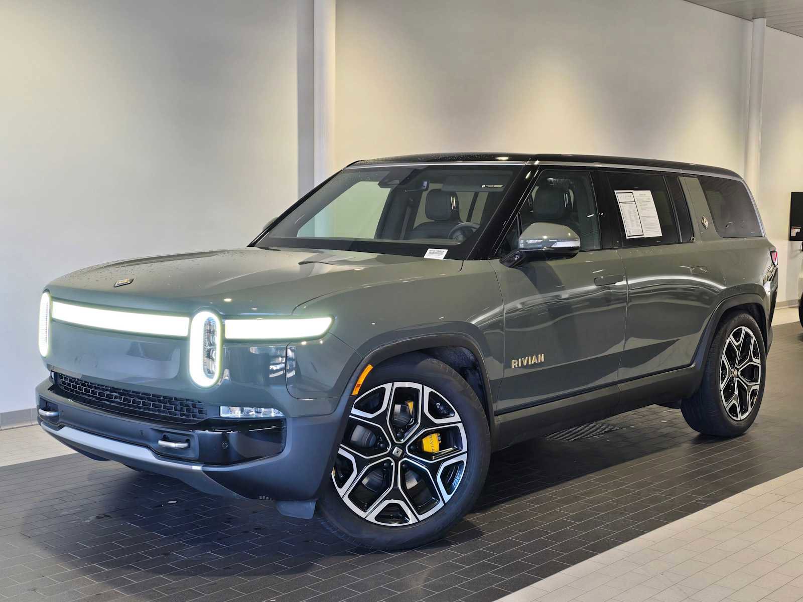 Used 2022 Rivian R1S Launch Edition