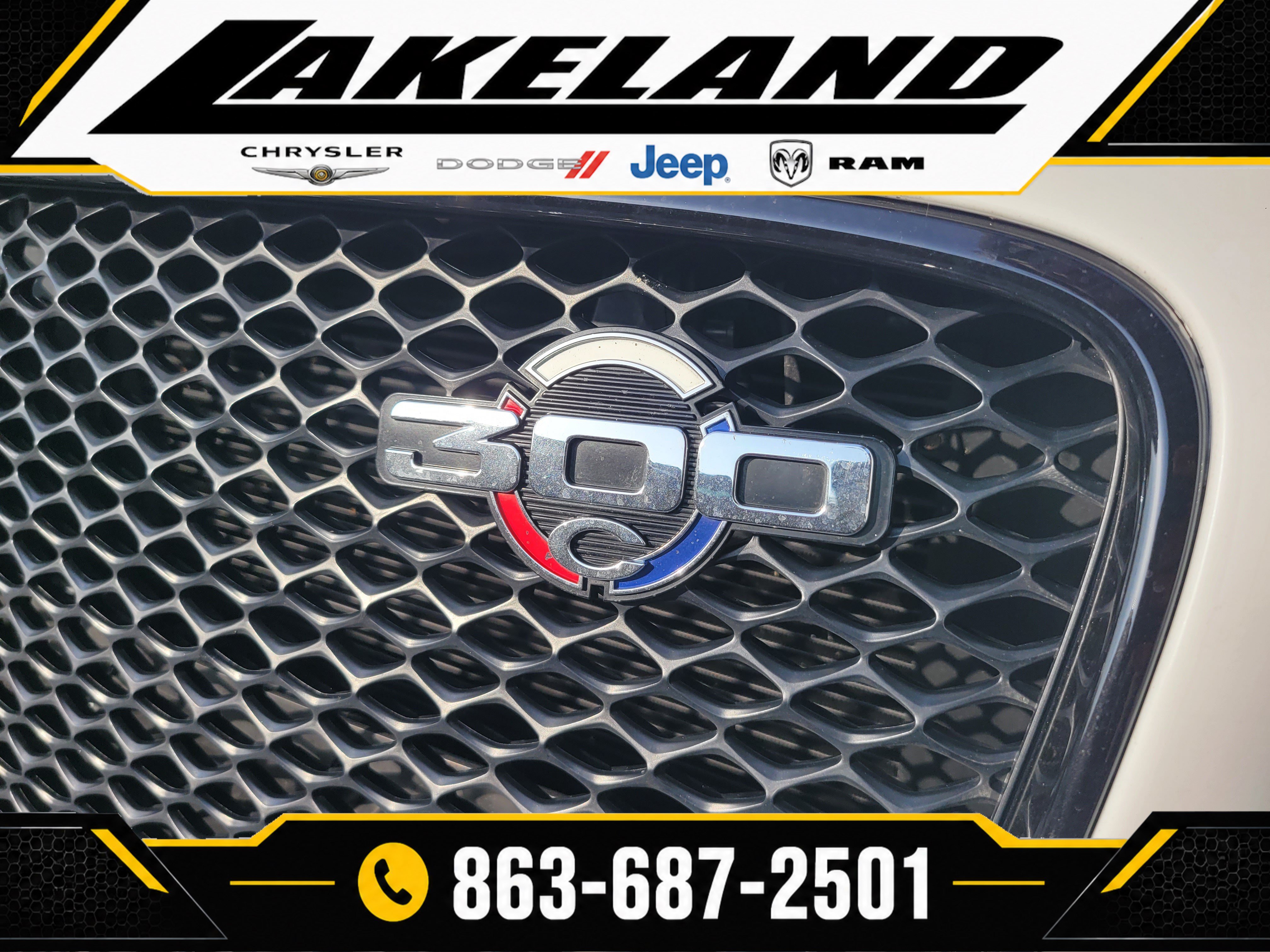 Used 2023 Chrysler 300 C RWD image 4