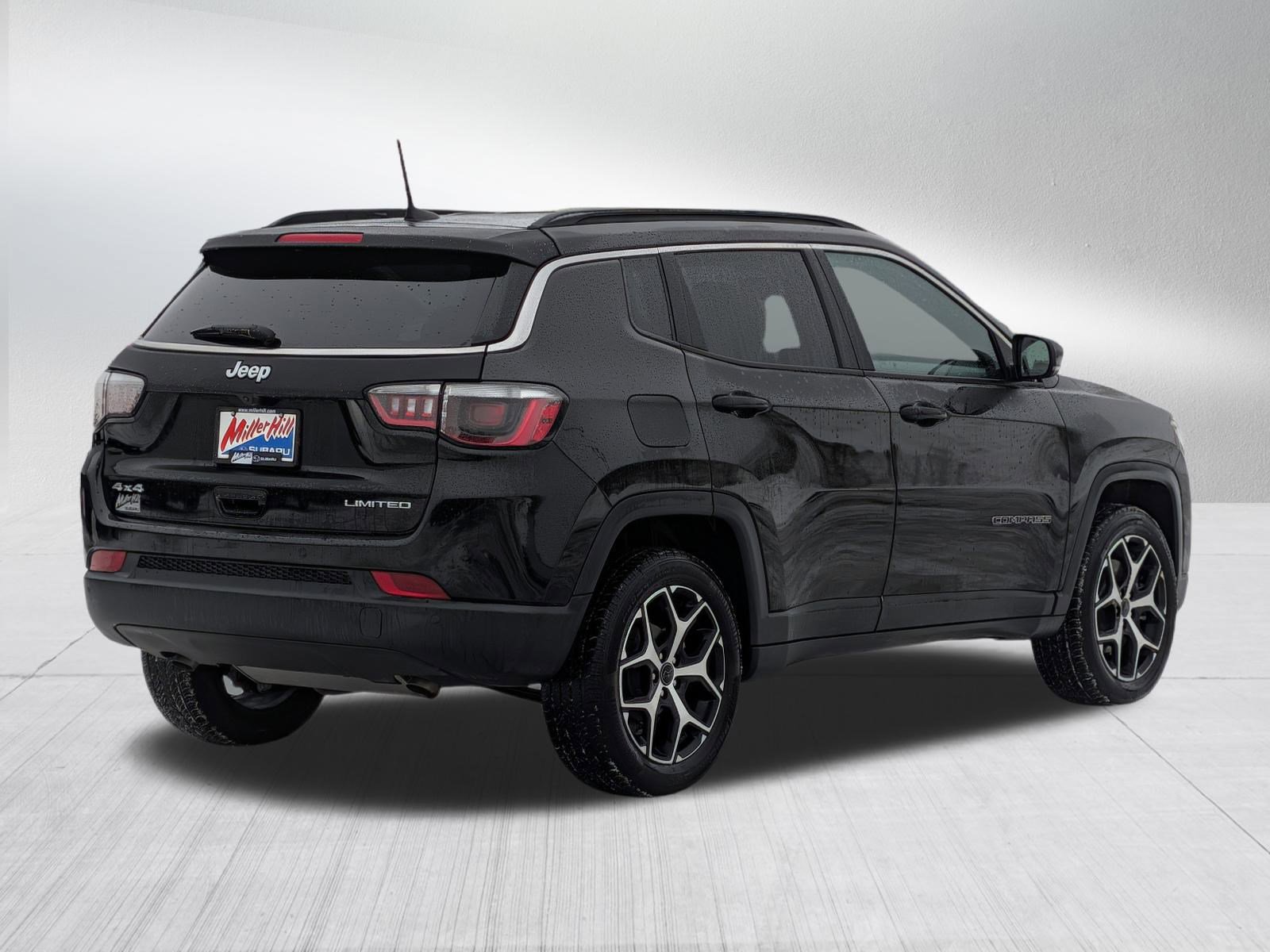 Used 2025 Jeep Compass Limited image 7