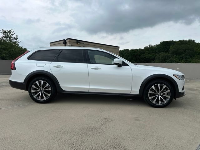 Certified 2025 Volvo V90 B6 Cross Country Plus AWD/4WD image 10