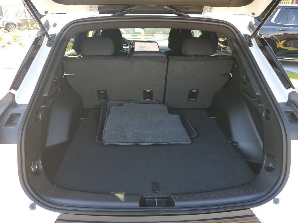 New 2026 Chevrolet Equinox EV LT image 8