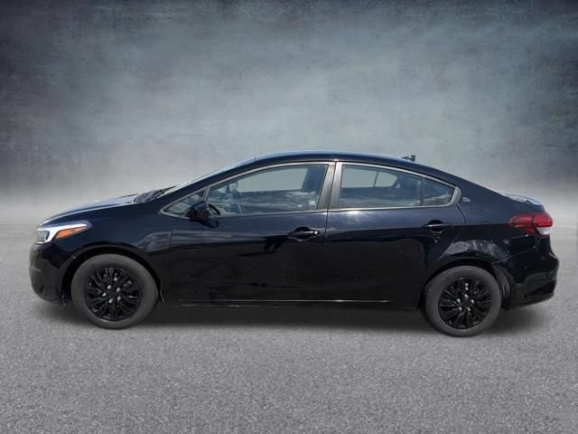 Used 2017 Kia Forte LX FWD image 11