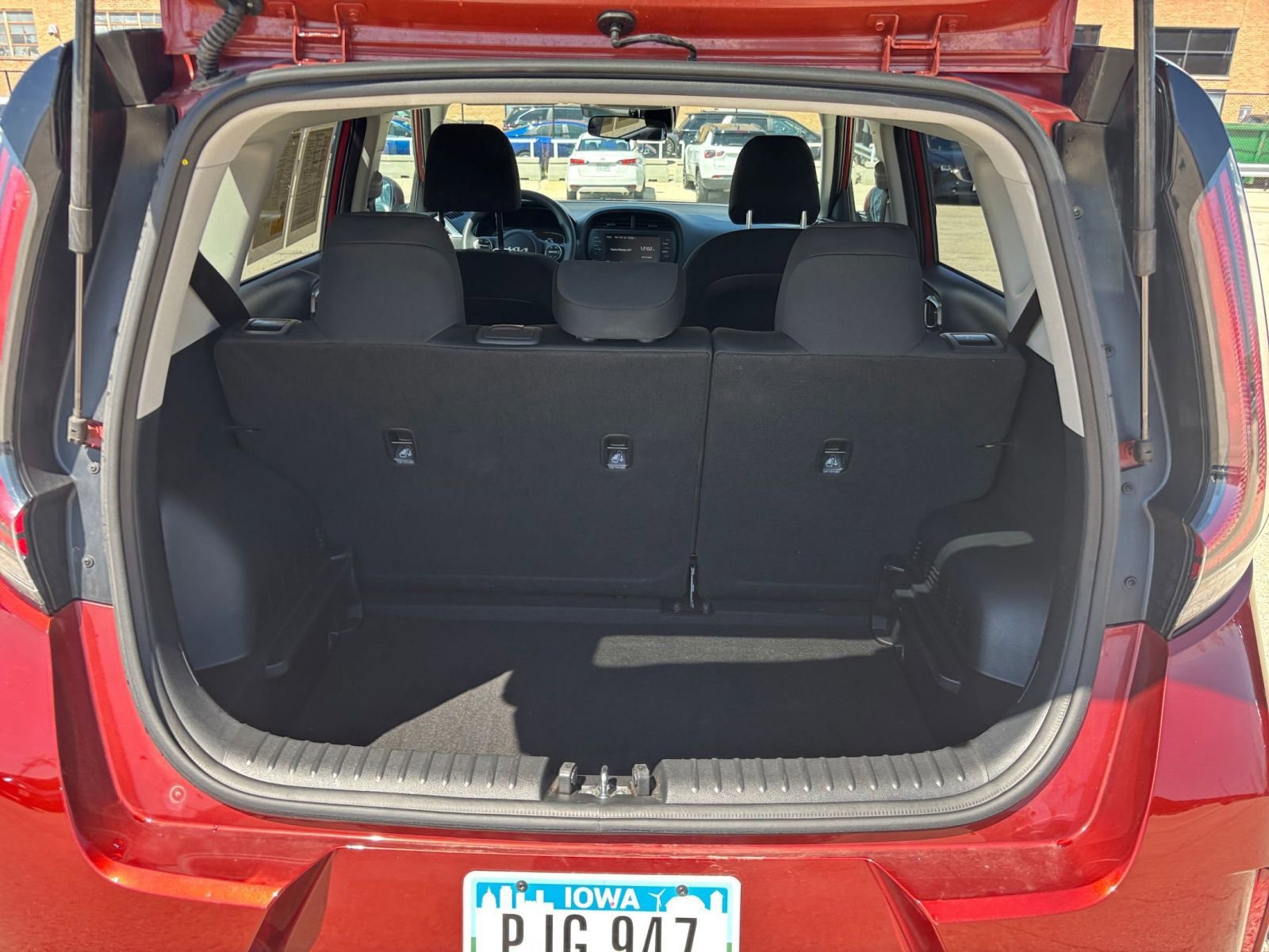 Used 2025 Kia Soul LX w/ LX Technology Package FWD image 29