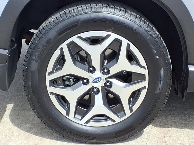 Used 2020 Subaru Forester Premium image 3