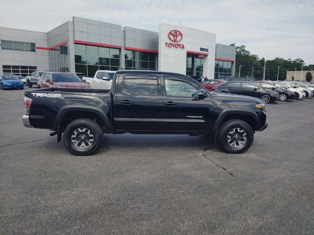 Certified 2023 Toyota Tacoma TRD Off-Road AWD/4WD image 8