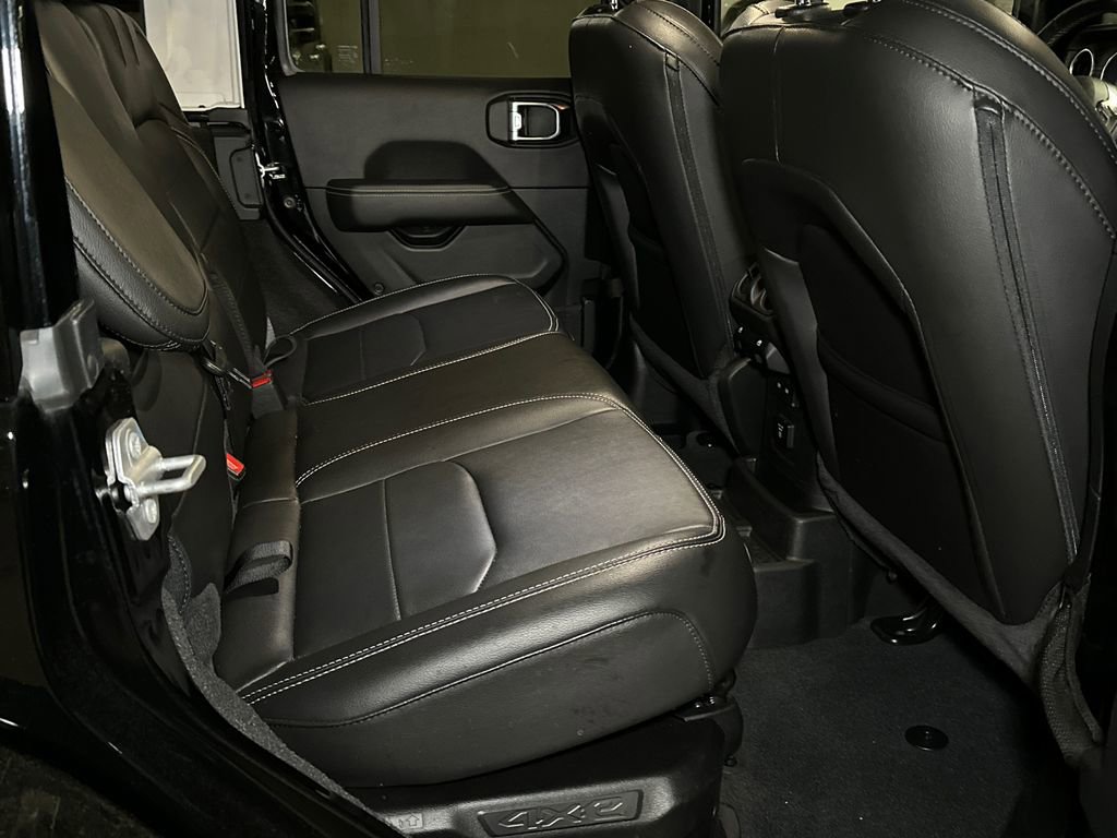 Used 2023 Jeep Wrangler Unlimited Sahara w/ Cold Weather Group AWD/4WD image 12