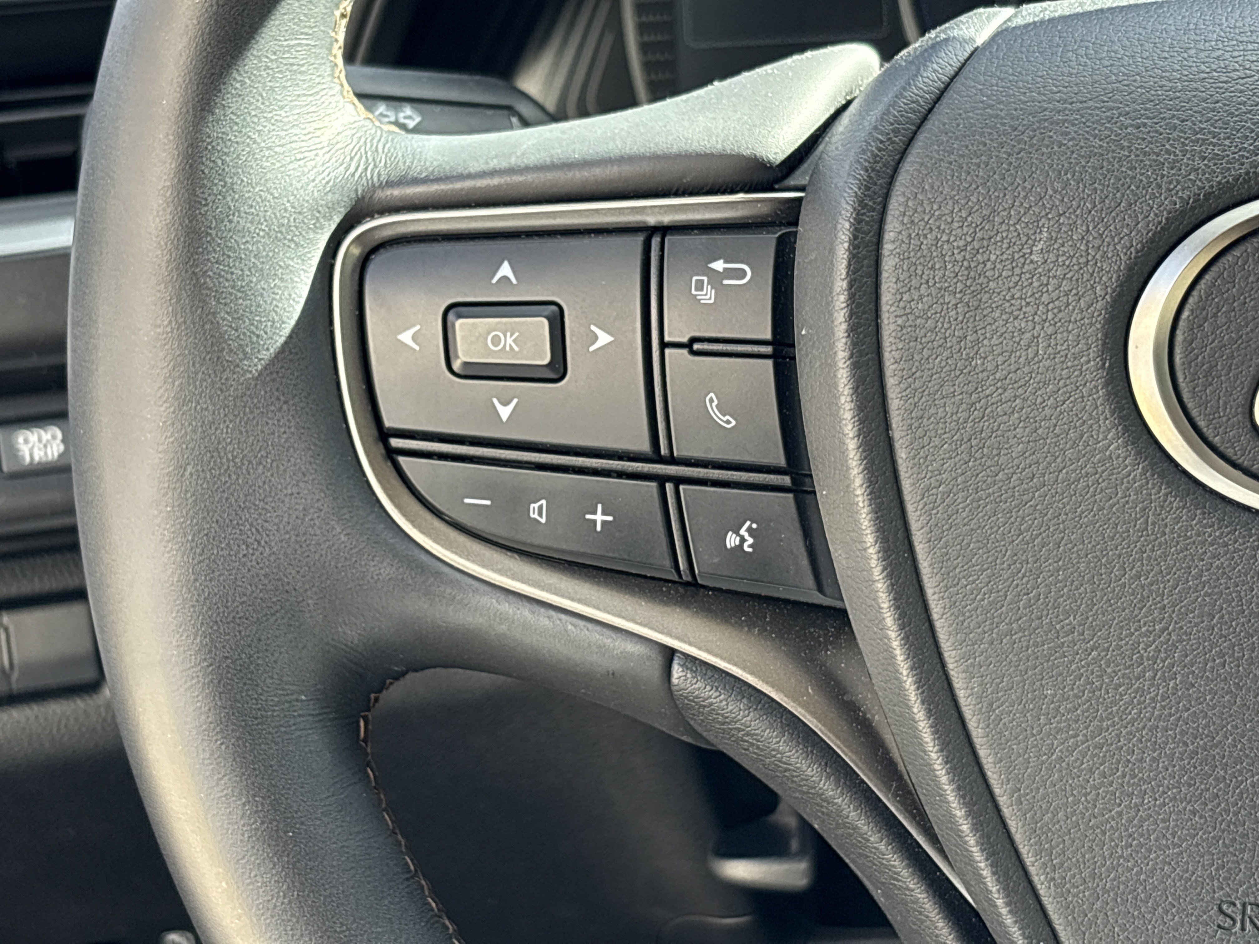 Used 2022 Lexus UX 250h w/ Premium Package image 19