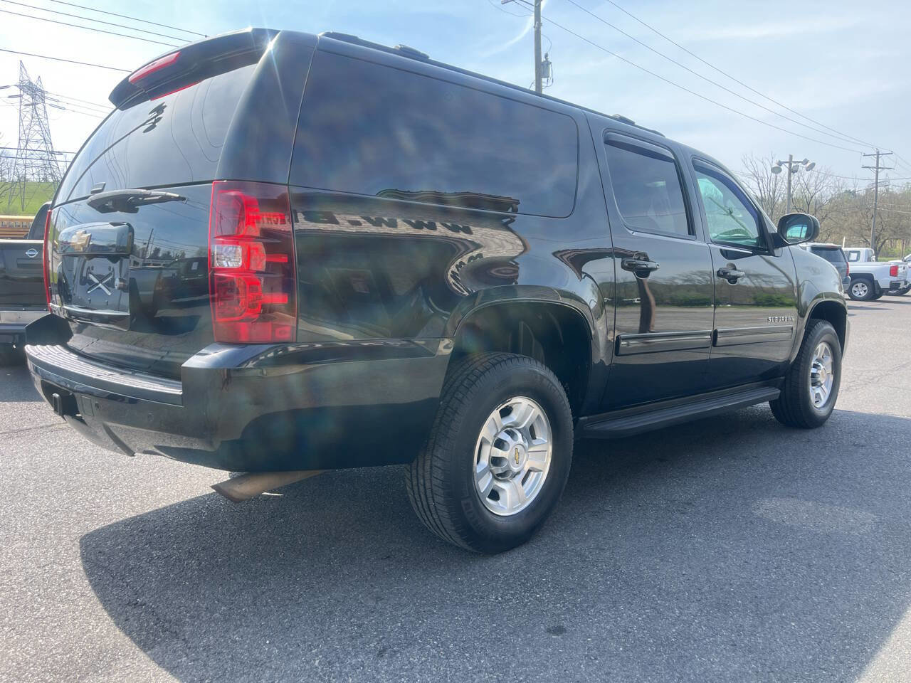 Used 2013 Chevrolet Suburban 2500 LS w/ Convenience Package 1 image 6