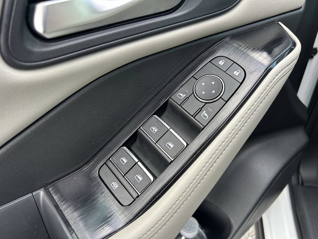 Used 2024 Nissan Rogue SL FWD image 23