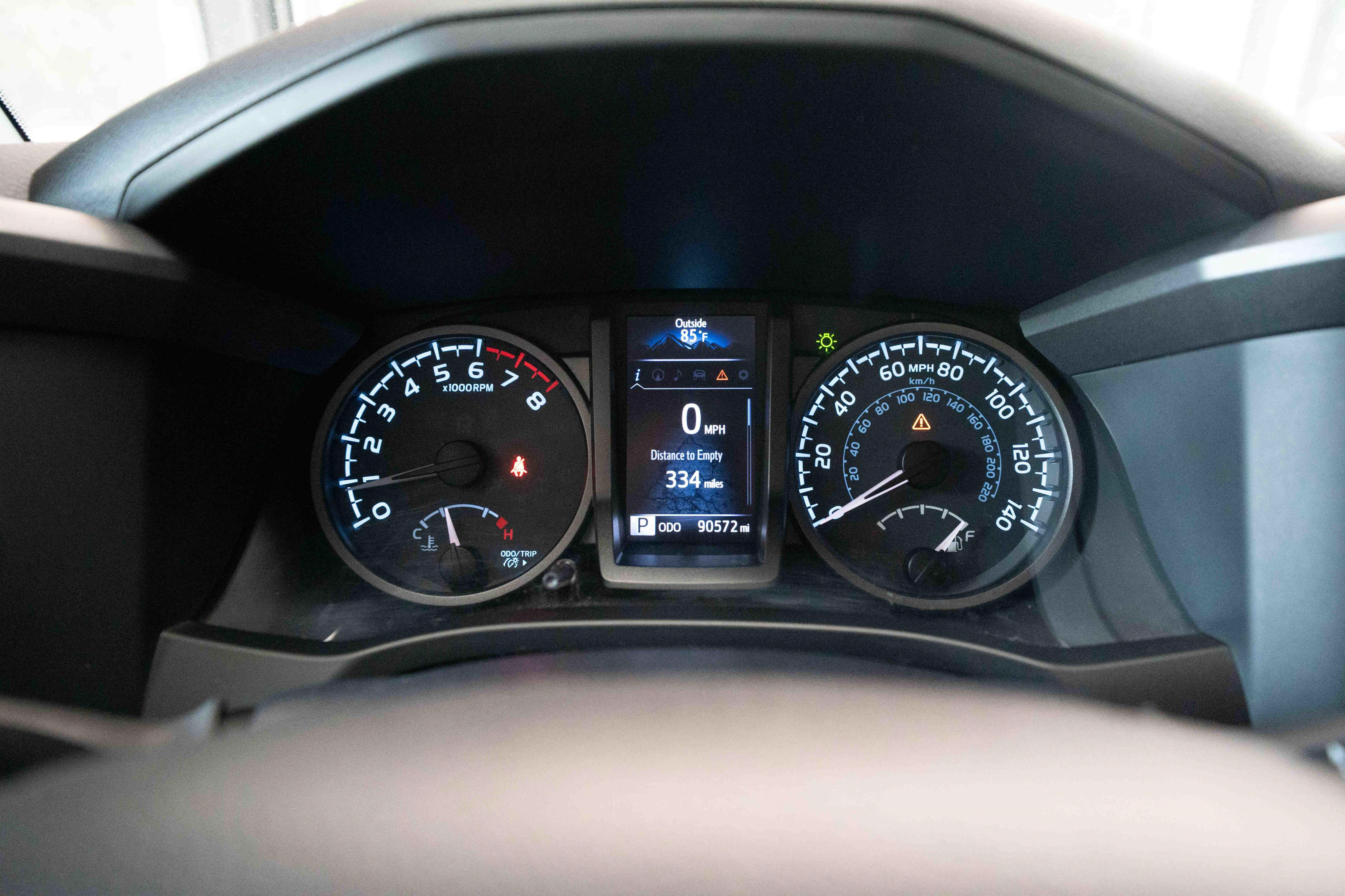 Used 2017 Toyota Tacoma TRD Off-Road w/ Premium & Technology Package AWD/4WD image 17
