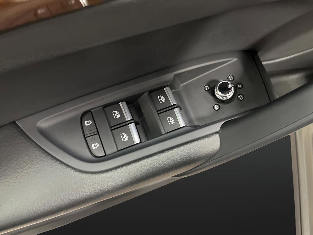 Used 2023 Audi Q5 2.0T Premium w/ Convenience Package image 26